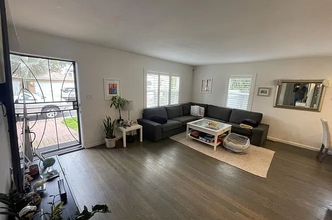 541 Gravilla Pl — Photo 10