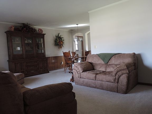 3rd image of 3905 Penbrook Ln