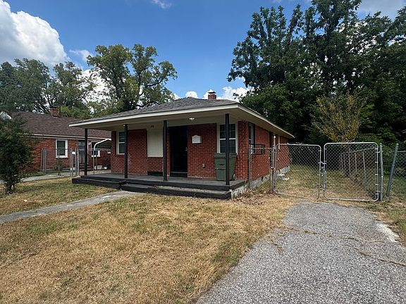 3rd image of 1304 Oak St
