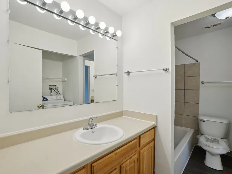 Kimberly Club Apartments — Photo 55