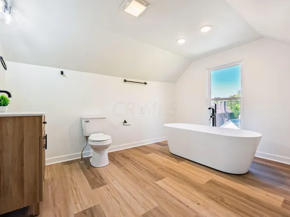 123 E Hudson St, Columbus, OH 43202