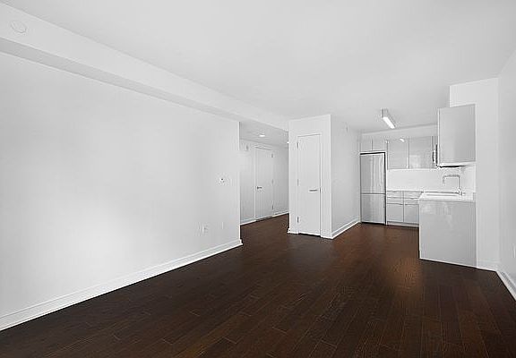 5th image of 400 W 113th St APT 916
