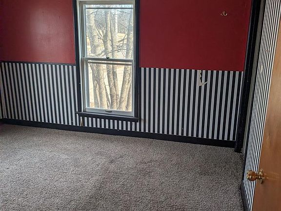 5th image of 404 Stoughton Road