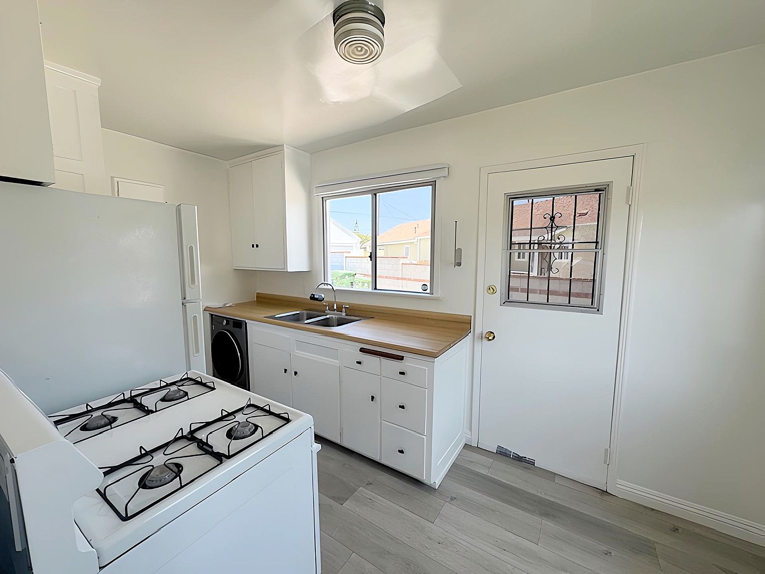 8521 Kittyhawk Ave, Los Angeles, CA 90045 | Zillow