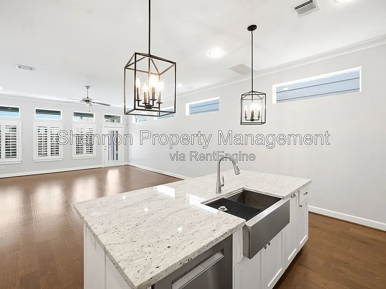 4208 Koehler St #A — Photo 11