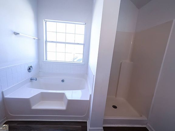 5th image of 2102 Mulberry Ln