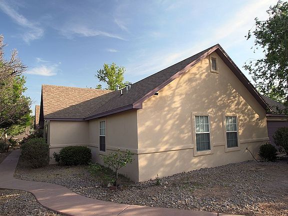3rd image of 2900 Broadmoor Dr