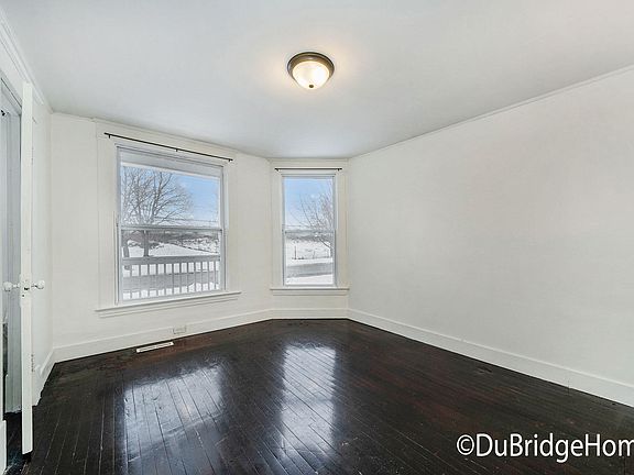 4th image of 923 Turner Ave NW