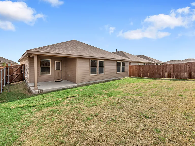 708 Basteen Ln — Photo 17
