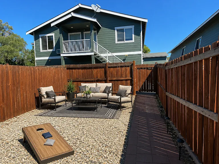 1516 N Brook Ct — Photo 22