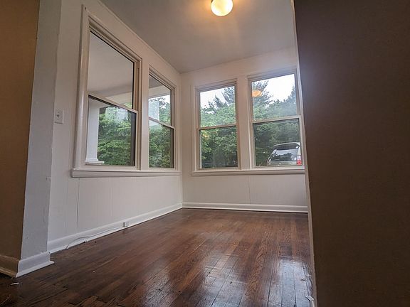4th image of 3013 Greenwich Ave