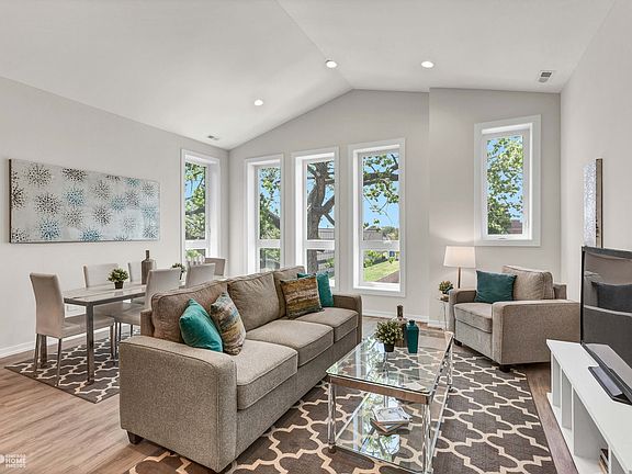 2nd image of 5201 S Wabash Ave #2