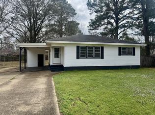 140 Juanita St, Columbus, MS 39702