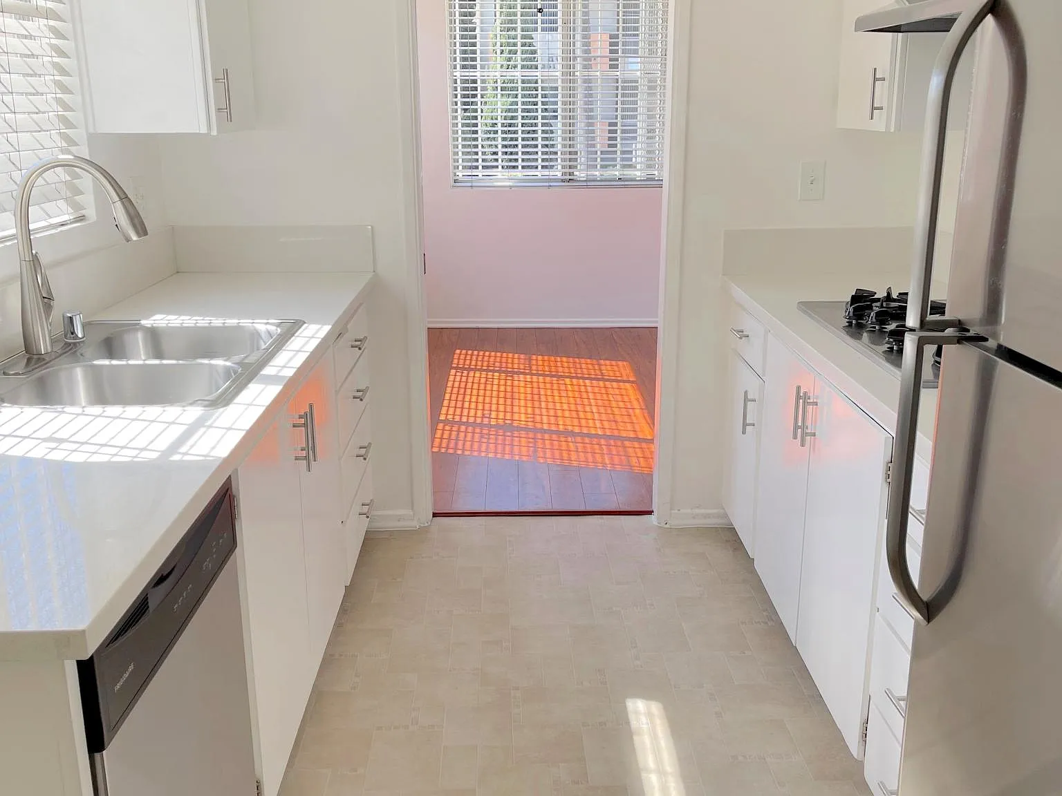 340 South St. Andrews Place — Photo 3