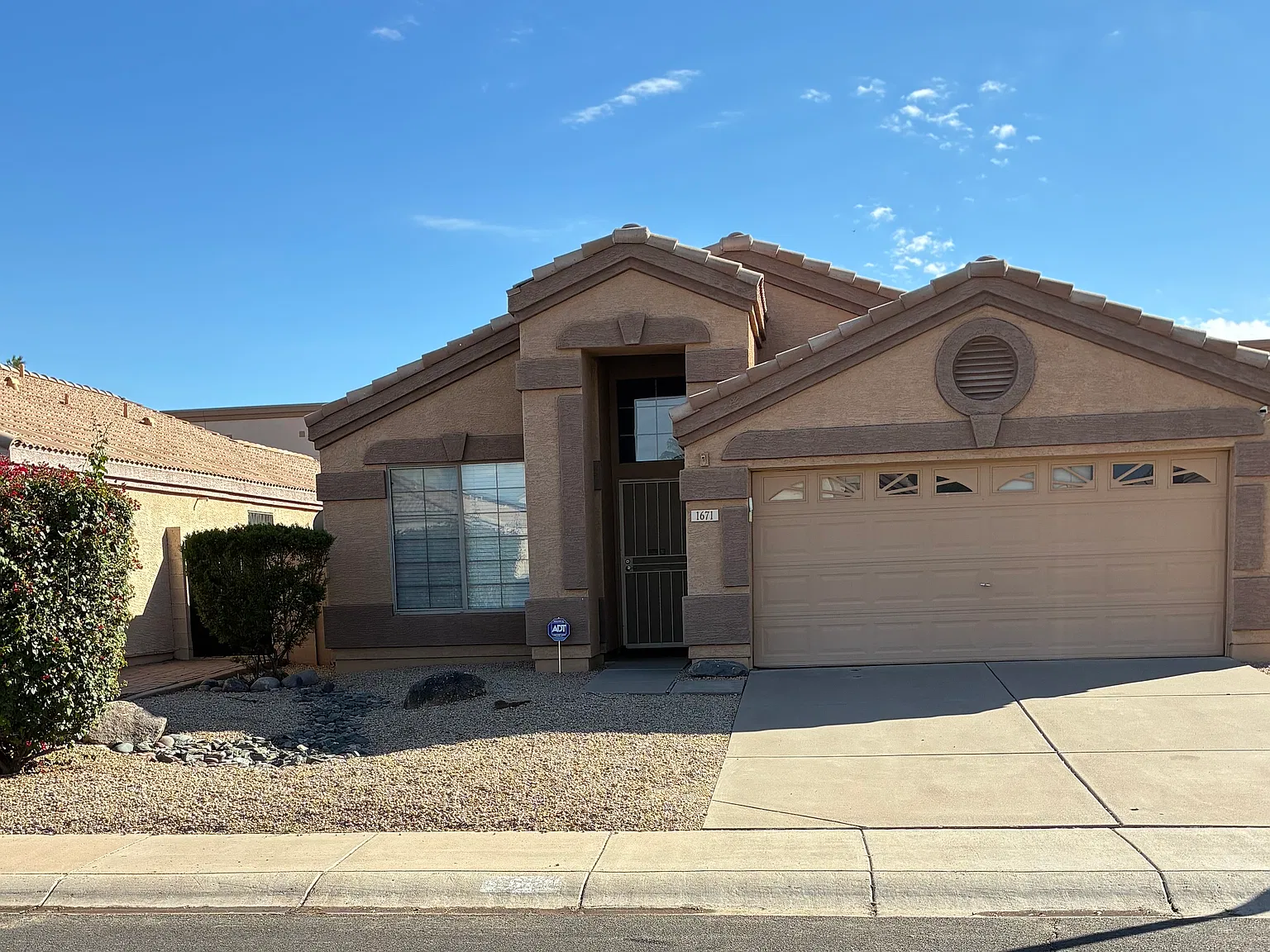 3 bed, 1629 sqft, $2,450 — Photo 1