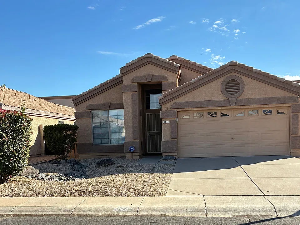 1671 E Palomino Dr