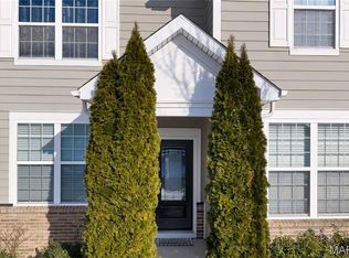 718 Savannah Crossing Way, Chesterfield, MO 63017