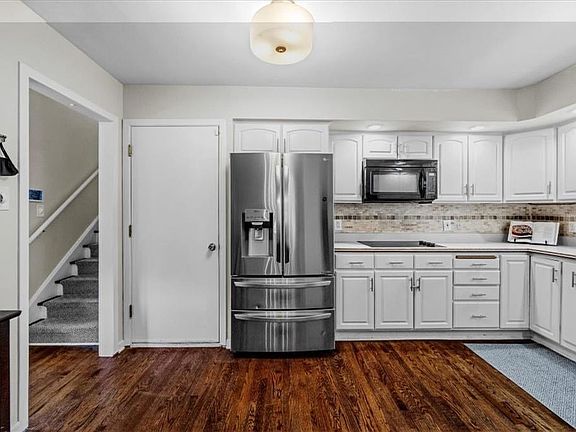 4th image of 7709 Briar Dr