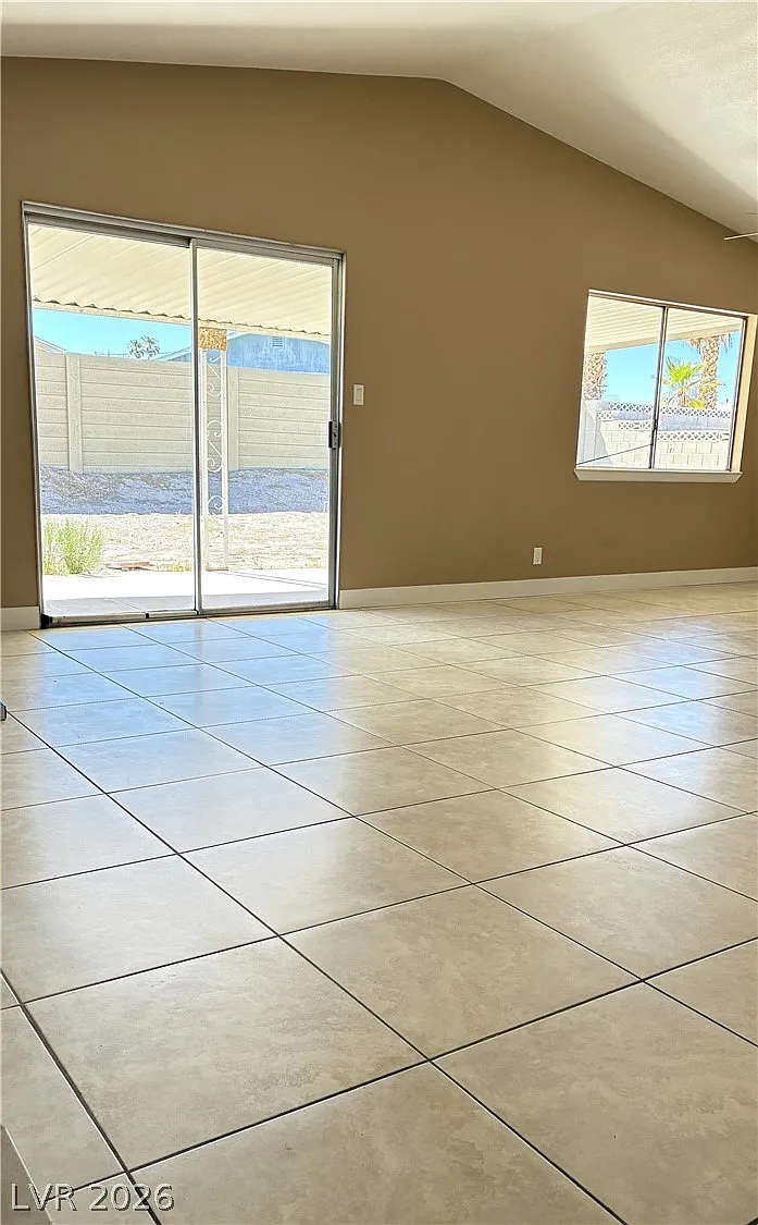 3 bed, 2.0 bath, 1194 sqft, $1,695 — Photo 4