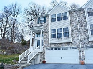 261 Sparrow Ln, Ephrata, PA 17522