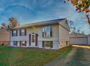 3017 Pebble Dr SW, Cedar Rapids, IA 52404