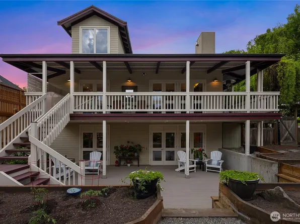 4712 SW Brace Point Dr, Seattle, WA 98136