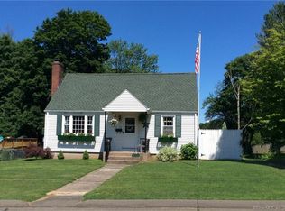 19 Eastfield St, Manchester, CT 06042