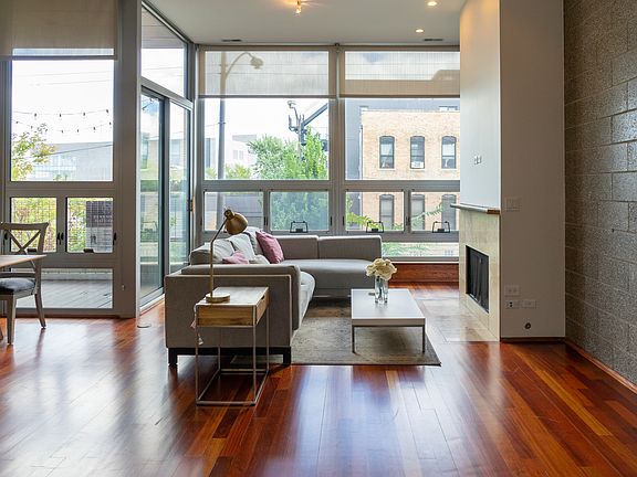 3rd image of 902 N Elston Ave Unit 202