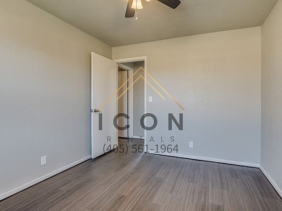 2nd image of 519 W Dowden Dr