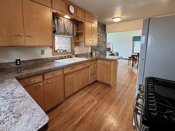 4th image of 712 G St NE