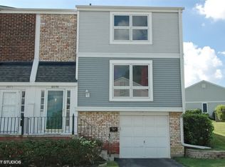 2075 Kettering Rd #2075, Hoffman Estates, IL 60169