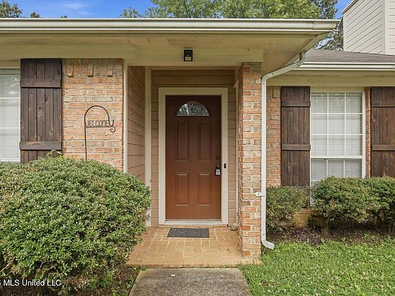 4th image of 113 Riverbend Dr