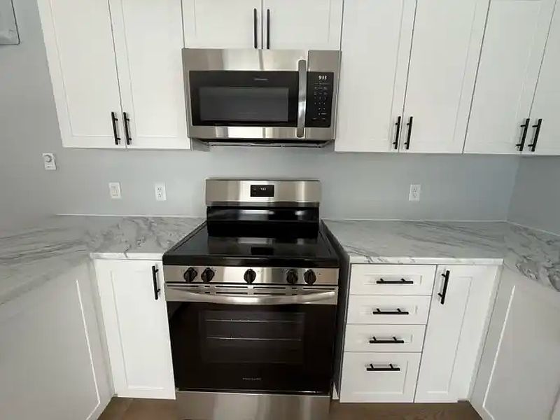 Peterborough Apartment for rent - 2 Bedrooms — photo 4