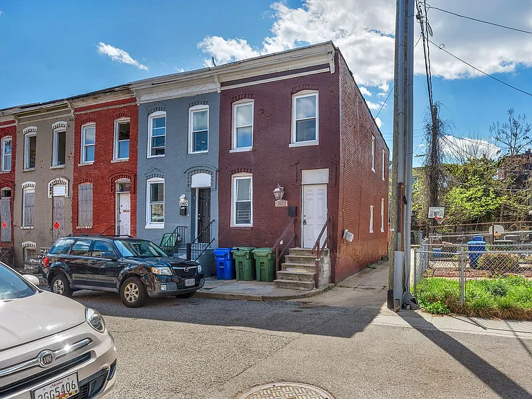 1562 N Woodyear St — Photo 21