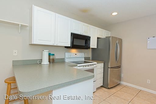 2nd image of 1166 32nd Ave SW