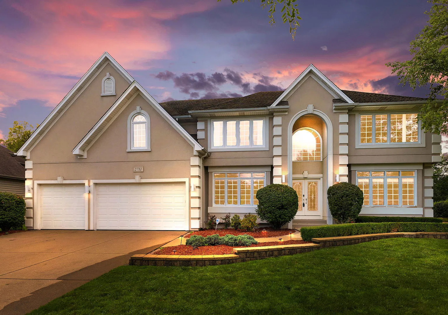 7 bed, 4672 sqft, $6,000 — Photo 1