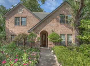 2304 Stadium Dr, Fort Worth, TX 76109