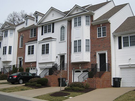 2nd image of 6920 Stratford Townes Pl