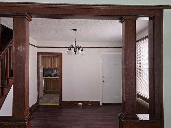 View of dinning room from livingroom.