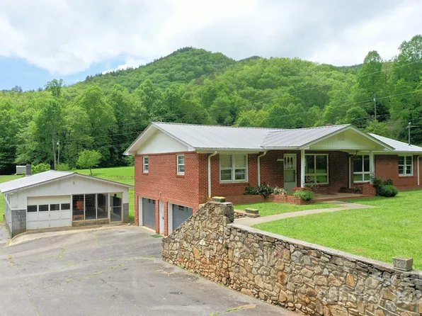 16 Newberry Dr, Sylva, NC 28779