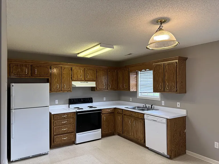 137 Briar Cir #137 — Photo 10