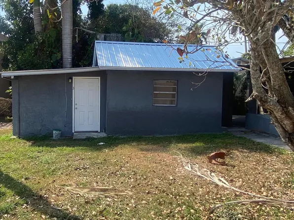 494 Bacom Point Rd, Pahokee, FL 33476