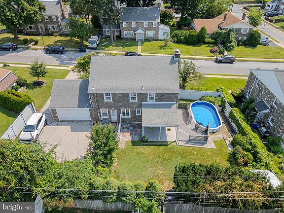 4th image of 1004 Shadeland Ave