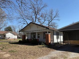 207 N Taylor Ave, Wynnewood, OK 73098