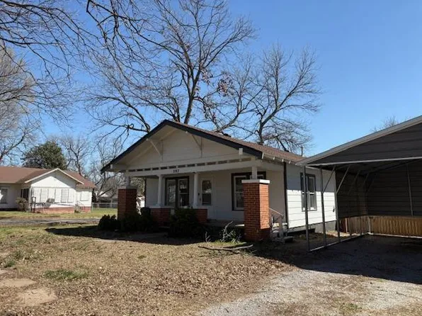 207 N Taylor Ave, Wynnewood, OK 73098