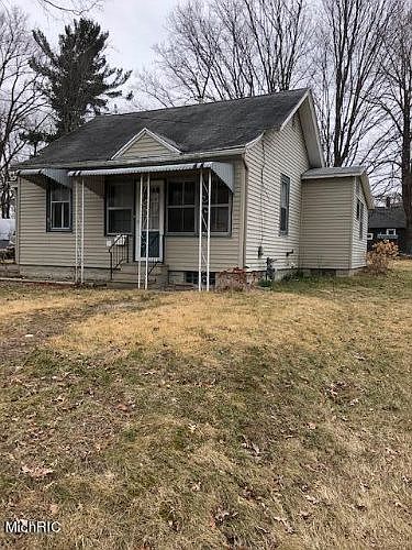 1st image of 251 Linn St