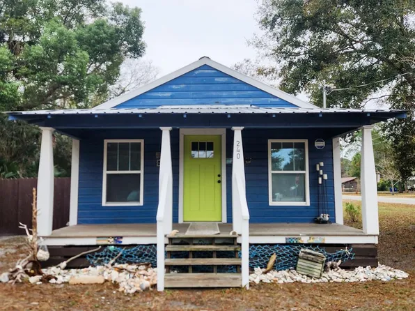 240 10th St, Apalachicola, FL 32320