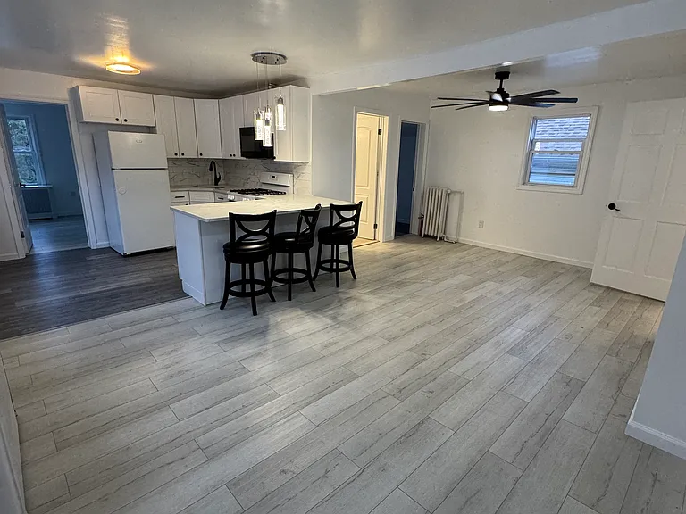 215 Castleton Ave #2 — Photo 10