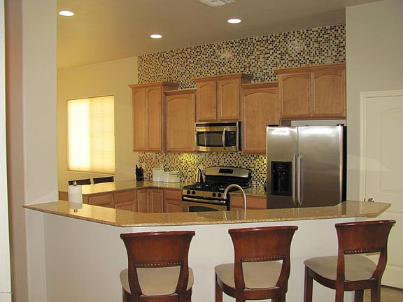 2nd image of 1079 W Redlands Dr