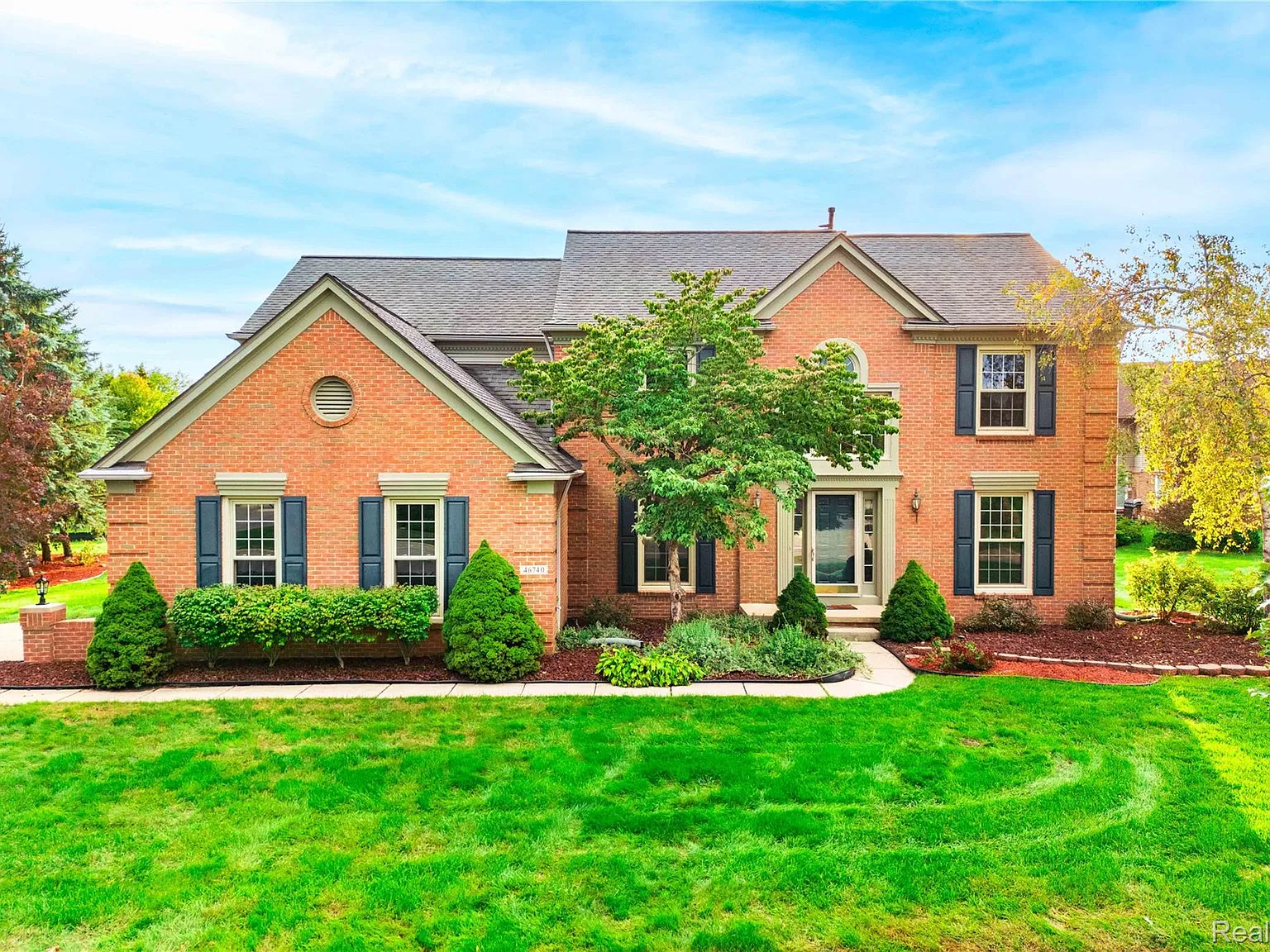 4 bed, 3.5 bath, 4538 sqft, $3,350 — Photo 1